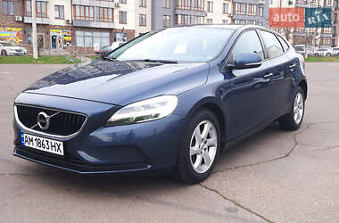 Хетчбек Volvo V40 2018 в 
