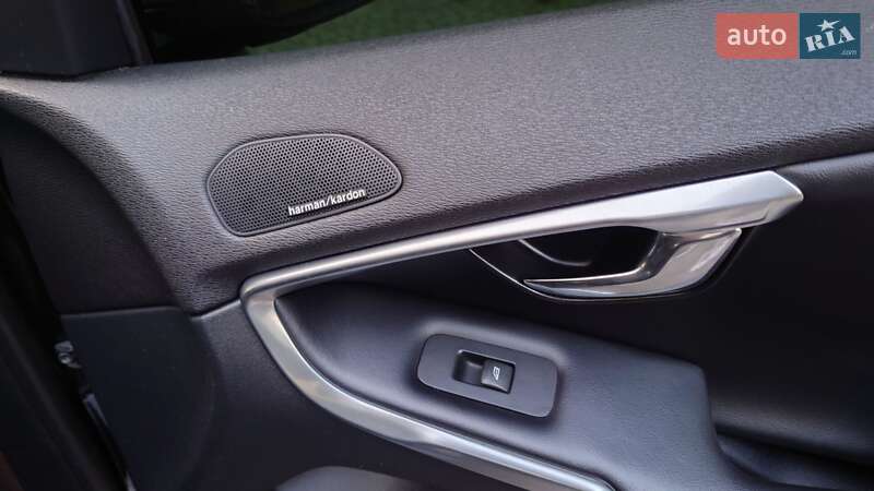 Хэтчбек Volvo V40 2015 в Львове