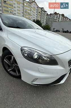 Хэтчбек Volvo V40 2015 в 