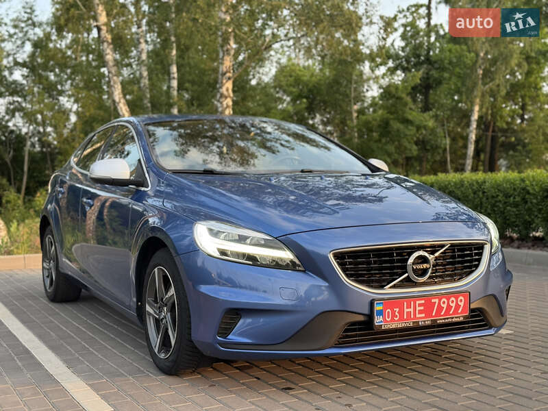 Хэтчбек Volvo V40 2017 в 