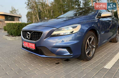 Хэтчбек Volvo V40 2017 в 
