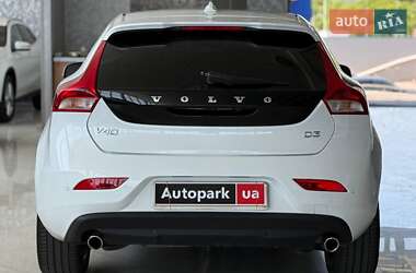 Хэтчбек Volvo V40 2018 в 