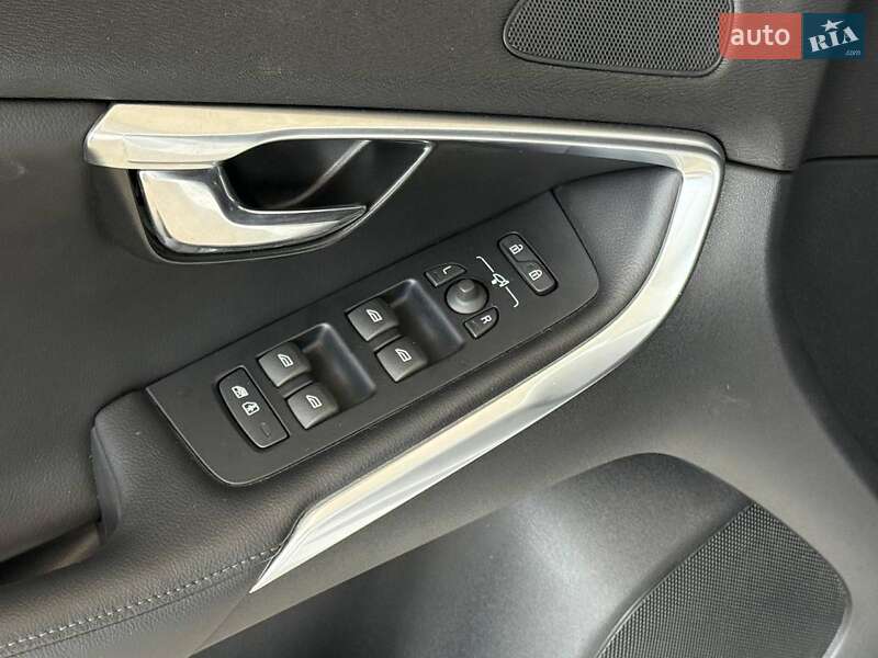 Хэтчбек Volvo V40 2018 в Одессе