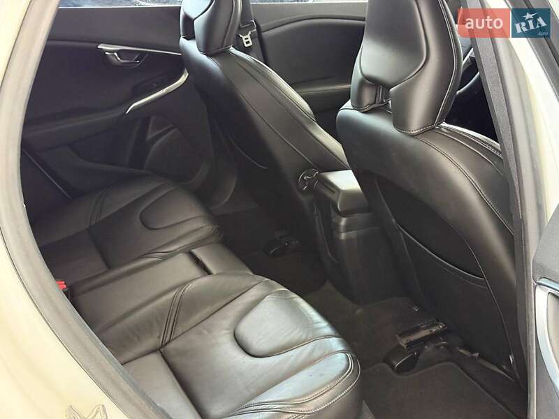 Хэтчбек Volvo V40 2018 в Одессе