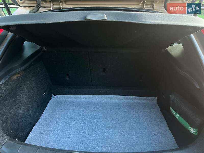 Хетчбек Volvo V40 2014 в Шполі