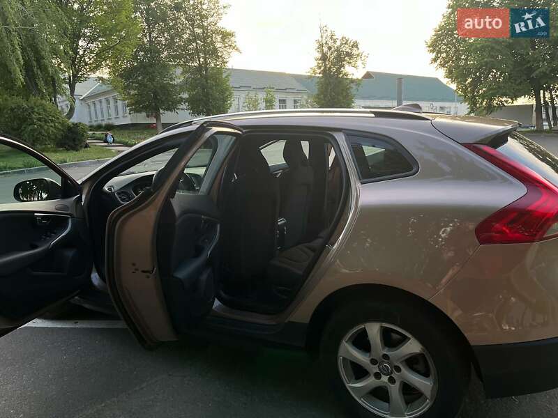 Хетчбек Volvo V40 2014 в Шполі