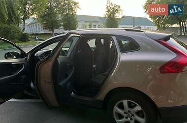 Хэтчбек Volvo V40 2014 в 