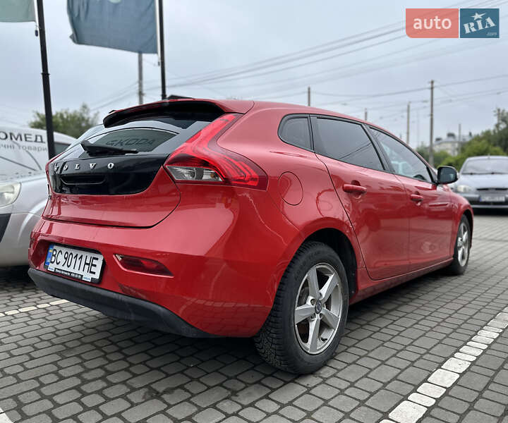 Хэтчбек Volvo V40 2013 в Львове