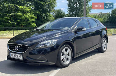 Хэтчбек Volvo V40 2015 в Киеве