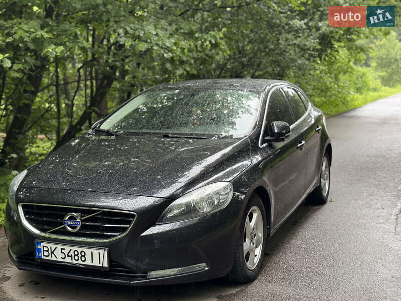 Volvo V40 2014