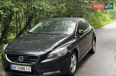 Хэтчбек Volvo V40 2014 в 
