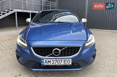 Хэтчбек Volvo V40 2017 в 