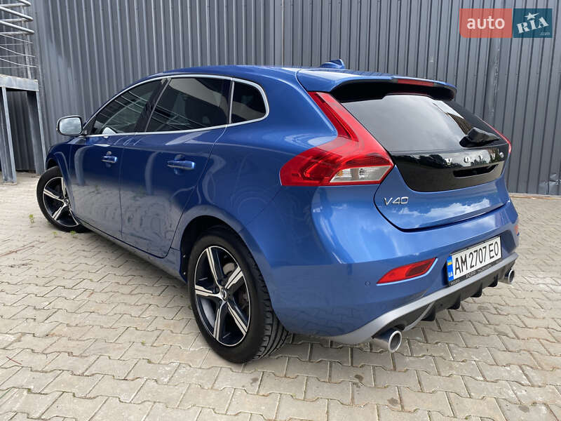 Хэтчбек Volvo V40 2017 в Киеве