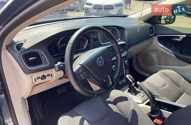 Хэтчбек Volvo V40 2013 в 