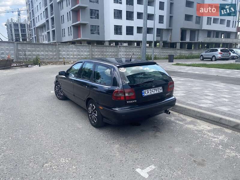 Универсал Volvo V40 1998 в Крюковщине