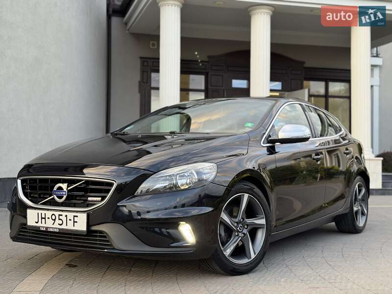 Хэтчбек Volvo V40 2013 в 