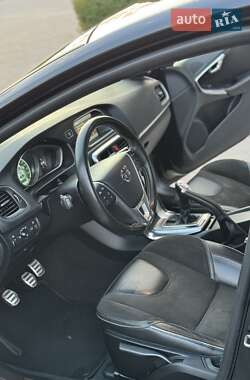 Хэтчбек Volvo V40 2013 в 