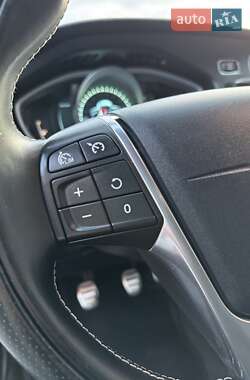 Хэтчбек Volvo V40 2013 в 