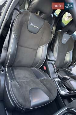 Хэтчбек Volvo V40 2013 в 