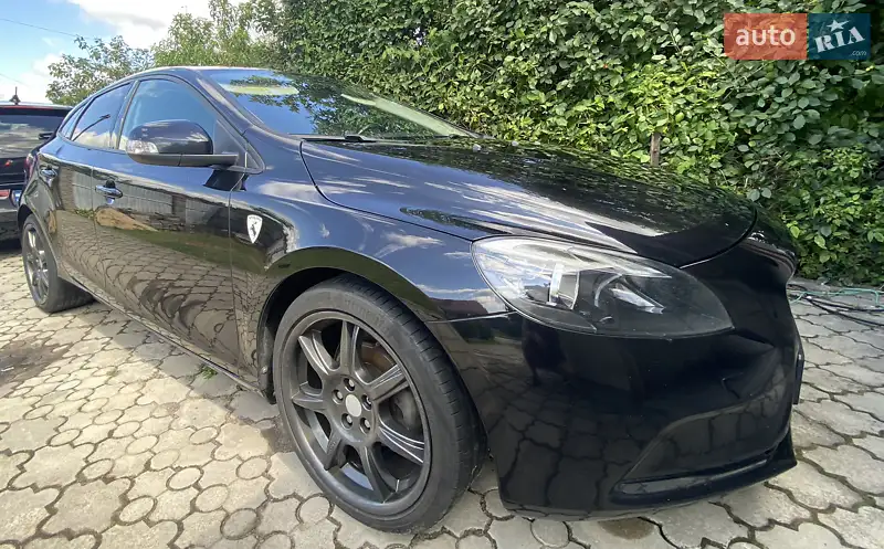 Volvo V40 2013