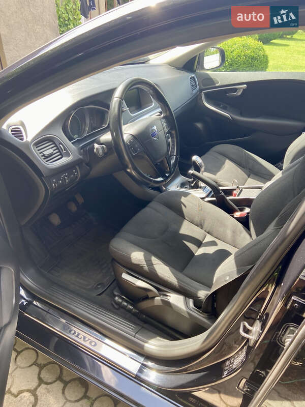 Хэтчбек Volvo V40 2013 в Владимире