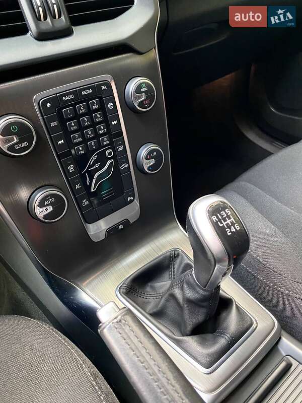 Хэтчбек Volvo V40 2014 в Харькове