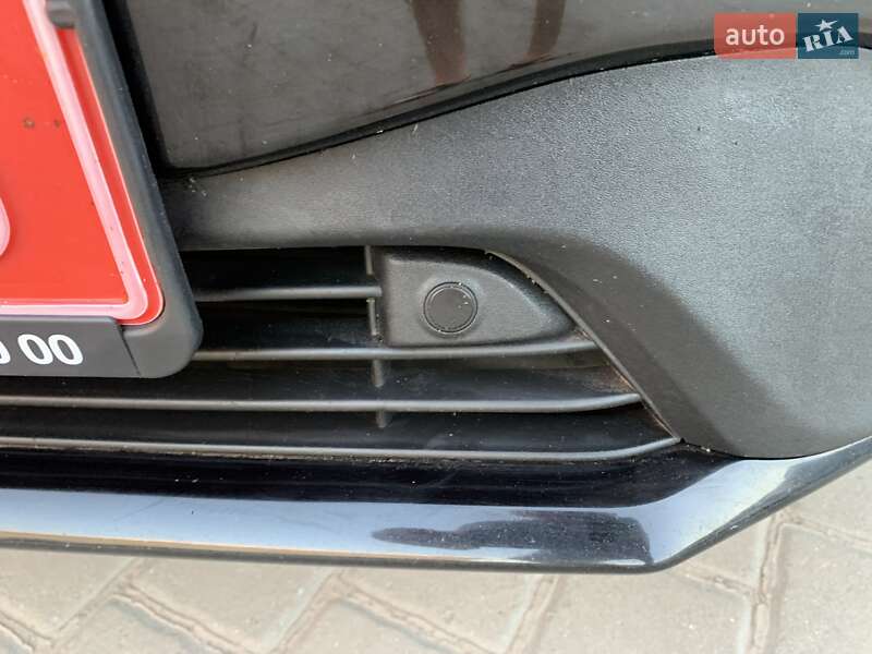 Хетчбек Volvo V40 2019 в Бродах