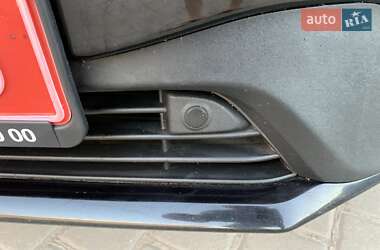 Хэтчбек Volvo V40 2019 в 
