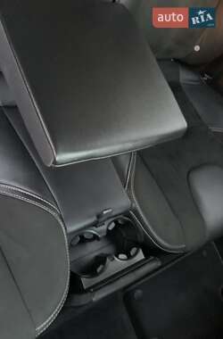 Хэтчбек Volvo V40 2019 в 