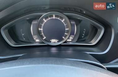 Хэтчбек Volvo V40 2019 в 