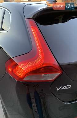 Хэтчбек Volvo V40 2019 в 