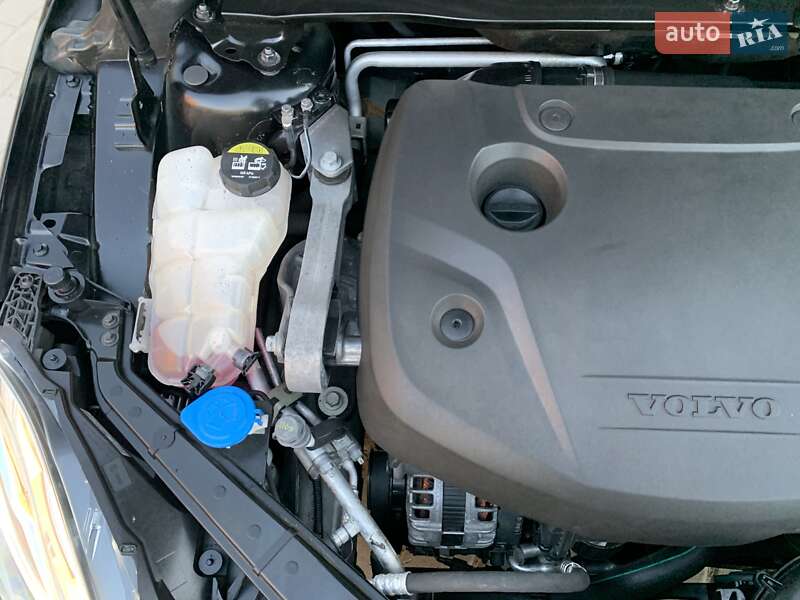 Хетчбек Volvo V40 2019 в Бродах