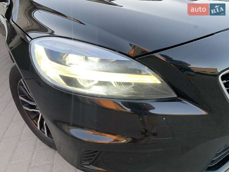 Хетчбек Volvo V40 2019 в Бродах