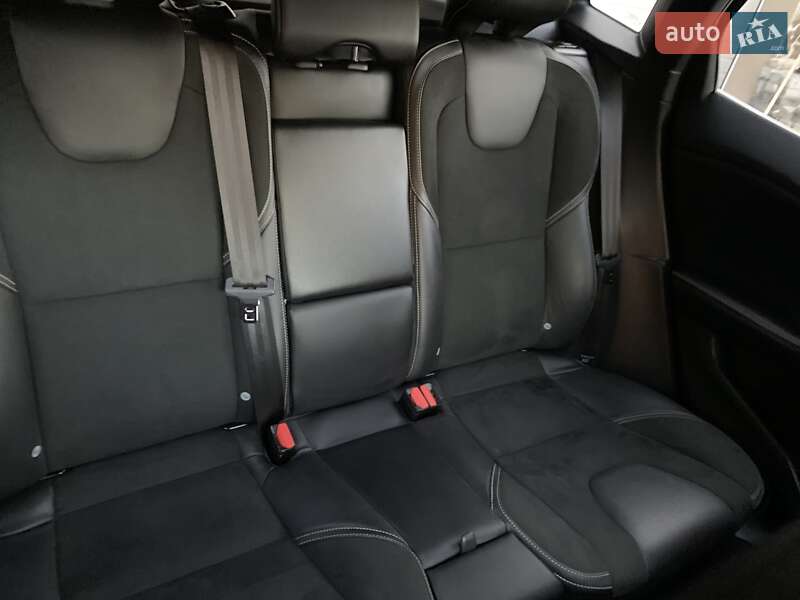 Хетчбек Volvo V40 2019 в Бродах