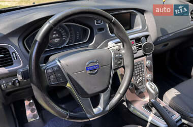 Хэтчбек Volvo V40 2014 в 