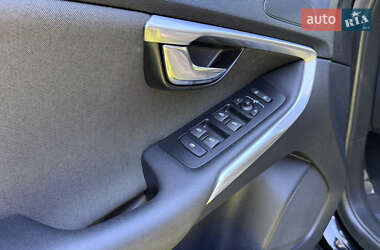 Хэтчбек Volvo V40 2014 в 