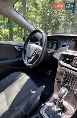 Хэтчбек Volvo V40 2014 в 