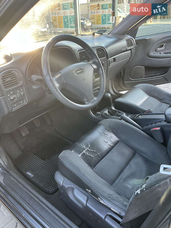 Универсал Volvo V40 2002 в Киеве