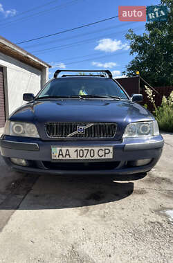Универсал Volvo V40 2000 в 
