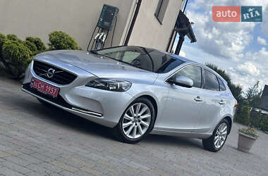 Хэтчбек Volvo V40 2014 в 