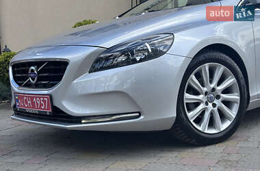 Хэтчбек Volvo V40 2014 в 