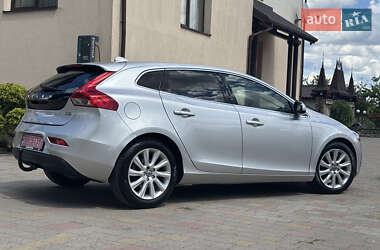 Хэтчбек Volvo V40 2014 в 