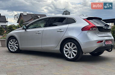 Хэтчбек Volvo V40 2014 в 