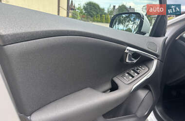 Хэтчбек Volvo V40 2014 в 