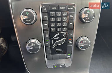 Хэтчбек Volvo V40 2014 в 