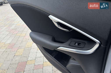 Хэтчбек Volvo V40 2014 в 