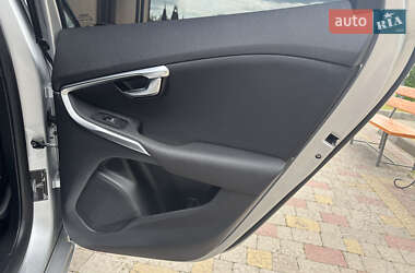 Хэтчбек Volvo V40 2014 в 