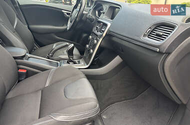 Хэтчбек Volvo V40 2014 в 