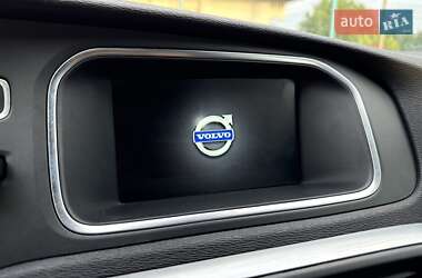 Хэтчбек Volvo V40 2014 в 