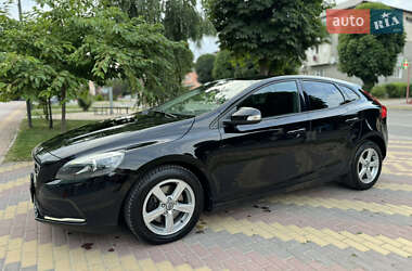 Хэтчбек Volvo V40 2014 в 